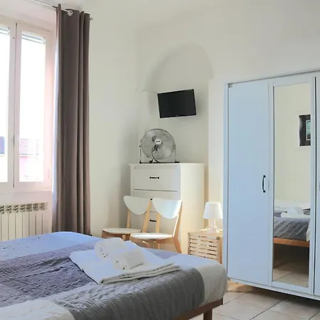 Le Residenze Della Poetessa *